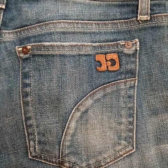 Joe's Socialite Kicker Capri Jeans - Picture 4 of 7